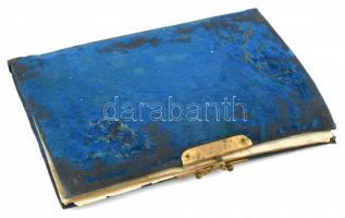 cca 1903-1904 Régi emlékkönyv, néhány bejegyzéssel, egy lito illusztrációval. Kopott bársony-kötésbe...