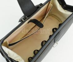 Fekete, bőr orvosi táska 41 cm