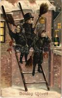 1908 Boldog újévet! Pezsgőző kéményseprők, dombornyomott litho / New Year, chimney sweepers drinking champagne, embossed litho