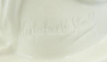Zsolnay Kisfaludi Strobl Zsigmond: Fürdőző nő, fehér mázas porcelán, jelzett, kopásnyomokkal. m:32cm