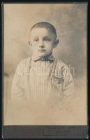 cca 1915 Homkó János gyermekkori portréja, keményhátú fotó Fridrich János szentesi műterméből, 6,5x9 cm