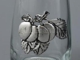 Két személyes pálinkás készlet, díszes fém rátéttel, díszdobozban, doboz méret: 42x19cm