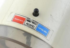 Retro műanyag asztali mechanikus naptár, Agrokomplex Agárd címkével, működik, kopásnyomokkal, m: 8 c...