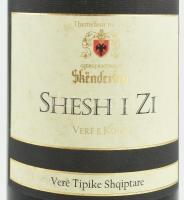 Shesh i Zi bontatlan palack albán vörösbor