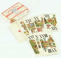 54 lapos lapos magyar tarokk kártya, eredeti, sérült papírcsomagolásában, a lapok jó állapotban