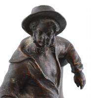 Hőmérő kályha mellett álló ember figurális díszítéssel. Anglia, XIX. sz. Bronz, alabástrom. Működő h...