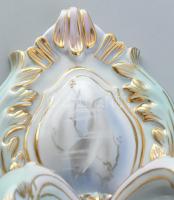 Bakos Éva falikar, kézzel festett porcelán, kopásnyomokkal, jelzett, m:20cm