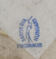 Bakos Éva falikar, kézzel festett porcelán, kopásnyomokkal, jelzett, m:20cm