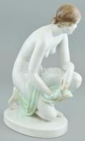 Herendi fürdőző nő, kézzel festett porcelán, kopásnyomokkal, Lux Elek terv, jelzett, m: 35 cm