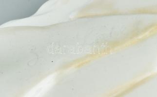 Herendi Tertia nagyméretű amazon, Lőte Éva tervei alapján készült, színesen festett porcelán figura....