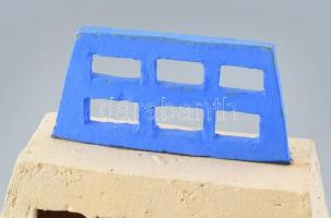 Szávoszt Katalin (1941- ): Titkok helye II. 2017. Anyagában színezett samottos kerámia. Hibátlan, je...