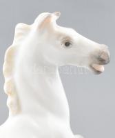Herendi porcelán ló, kézzel festett, jelzett, ragasztásnyommal. h: 17,5 cm, m: 18 cm