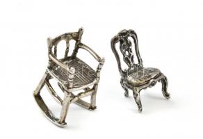 Ezüst(Ag) mini székek, 3 db különféle, az egyik jelzett, nettó: 24,6 g + 1 db mini fém szék