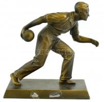 Jelzés nélkül: Tekéző. Öntött festett bronz. m:22cm