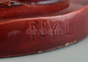 NY L jelzéssel: Asszony. Mázas kerámia, jelzés nélkül, gyári sérülésekkel. m: 22cm