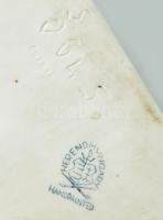 Herendi táncoló juhász, kézzel festett, jelzett, kopásnyomokkal, m: 29,5 cm