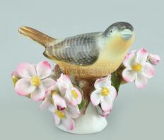 Herendi porcelán madár virágokon, kézzel festett, jelzett, restaurált, m: 8 cm