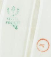 Hollóházi sétáló nő, kézzel festett porcelán, jelzett, kopott, sérült, m: 25 cm