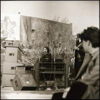 1982 A Korál együttes fellépése, Menesdorfer Lajos (1941-2005) budapesti fotóművész hagyatékából, 33...