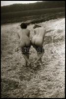 Több fotós hagyatékából válogatott akt felvételek, amelyek eltérő időpontokban készültek, 13 db vint...