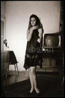 Több fotós hagyatékából válogatott akt felvételek, amelyek eltérő időpontokban készültek, 13 db vint...