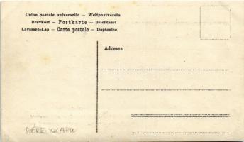 Erdélyi folklór, asszonyok székelykapu előtt / Transylvanian folklore, women in front of a Székely g...