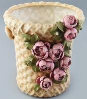 Osztrák fajansz kaspó, plasztikus rózsákkal, jelzett, sérült, m:22cm