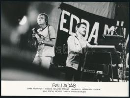 1981 Az Edda Művek a ,,Ballagás című magyar filmben, 1 db vintage produkciós filmfotó, 18x24 cm