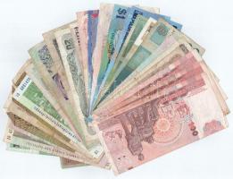 29db-os vegyes külföldi bankjegytétel T:III
29pcs mixed foreign banknote lot C:F