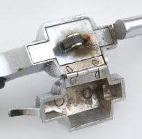 Invicta revolver alakú fém öngyújtó, kopott, h:10cm