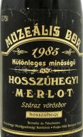 1985 Hosszúhegyi Merlot 1985, muzeális bor, hajós-bajai borvidék, szakszerűen tárolt, bontatlan pala...