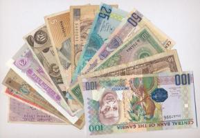 12 db-os vegyes, külföldi bankjegytétel, közte Pakisztán, Gambia, Ausztria, Ciprus T:I-III-
11pcs m...