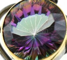 Ezüst (Ag) színjátszó kővel díszített medál láncon, jelzett, h: 76 cm, bruttó: 14,52 g