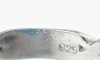 Ezüst (Ag) kék köves ékszerszett (gyűrű, fülbevaló, medál láncon), jelzett, h: 43 cm, bruttó: 21,61 ...