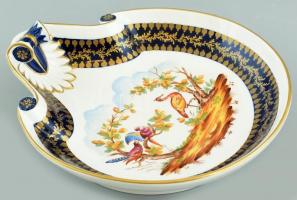 Sevres madármintás porcelán asztali kínálótál, részben kézzel festett, jelzett, kis kopásnyomokkal, d: 19 cm
