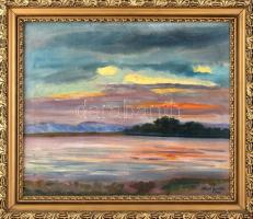 Hénel Gusztáv (1887-1966): Vízparti naplemente. Olaj, vászon, jelzett. Dekoratív, sérült fa keretben, 50×60 cm