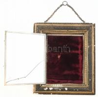 Fali dísztárgy, gyöngyház berakású festett orientális helyszínt ábrázoló képpel, hátoldala kinyithat...