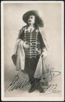 Beniamino Gigli (1890-1957) tenor operaénekes aláírása az őt ábrázoló képen