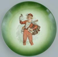 Britannia porcelan Austria Karlsbad zenészt ábrázoló porcelán tányér. Matricás, jelzett, kopásokkal. d: 19 cm