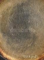 Női zsebóra zománc életképes hátlappal. Aranyozott. Tisztításra szoruló szerkezettel XIX. sz. vége. ...