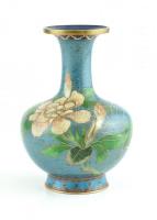 Rekeszzománc virágmintás váza, kis kopásnyomokkal, m: 13 cm