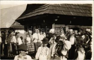 Felvidéki népviselet, folklór / Upper Hungarian (now Slovakian) folklore, traditional costumes. photo