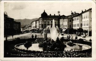 1926 Besztercebánya, Banská Bystrica; tér, szökőkút, Juraj Laco, Löwy üzlete, vendéglő és kávéház / square, fountain, shops, restaurant and café (EK)