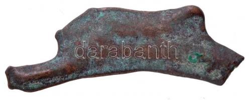 Szarmaták / Olbia Kr. e. ~V-IV. század AE Delfinpénz T:3 patina Sarmatia / Olbia ~5th-4th century BC AE Dolphin coins C:F paitna