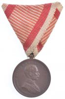 1914. Ferenc József Bronz Vitézségi Érem (Der Tapferkeit) Br kitüntetés mellszalaggal T:1- Hungary 1914. Bronze Gallantry Medal (Der Tapferkeit) Br decoration with ribbon C:AU NMK 137.
