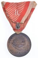 1914. "Ferenc József II. osztályú Ezüst Vitézségi Érem" peremen jelzett Ag kitüntetés mell...