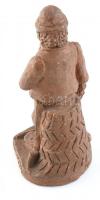 Nyergesi István (1900-1989): Munkás. Kézzel formázott agyag. Restaurált, jelzett, m:18cm