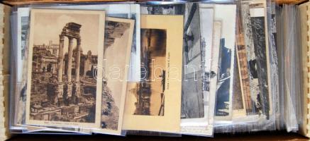 OLASZORSZÁG / ITALY 750 db háború előtti képeslap / 750 pre-war postcards