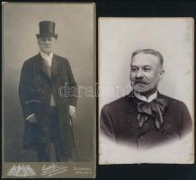 cca 1890-1900 Elegáns úr portréja, 2 db keményhátú fotó Erdélyi Mór (1866-1934) császári és királyi udvari fényképész budapesti műterméből, 20,5x10,5 cm és 17x11 cm