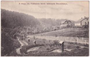 1910 Breznóbánya, Brezno nad Hronom; Magy. kir. földmíves iskola méhészete. Kiadja a Méhészet szerkesztősége / beekeeping farm (apiary) of the farming school (EK)